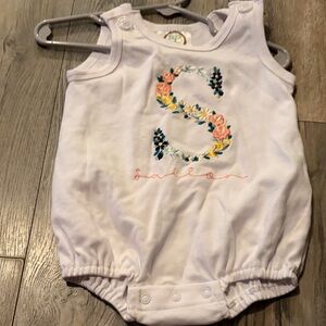 NWOT Floral Initial Baby Romper (S) Sailor 6m (rack)